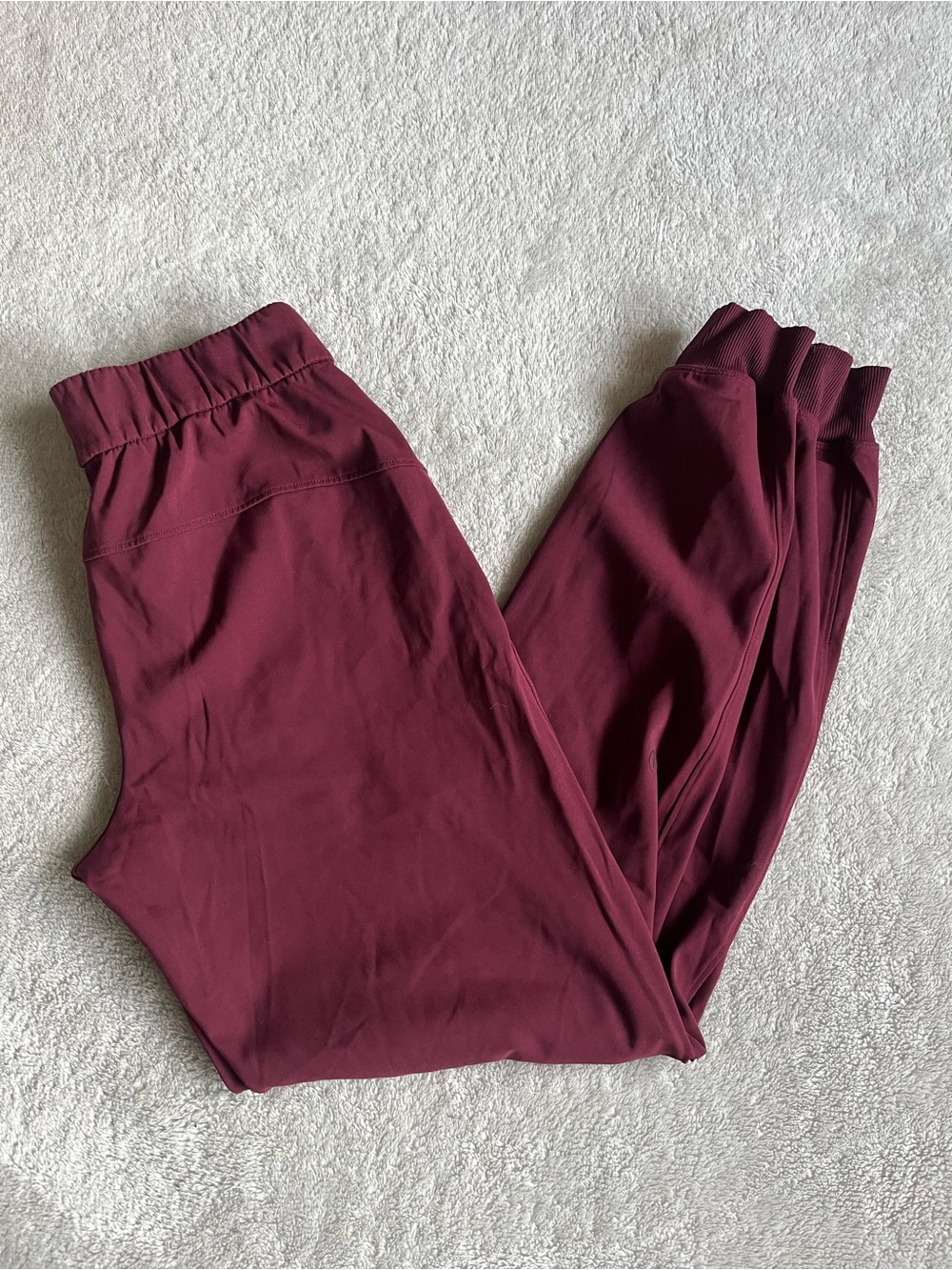 Lululemon On the Fly Jogger *Luxtreme size 2